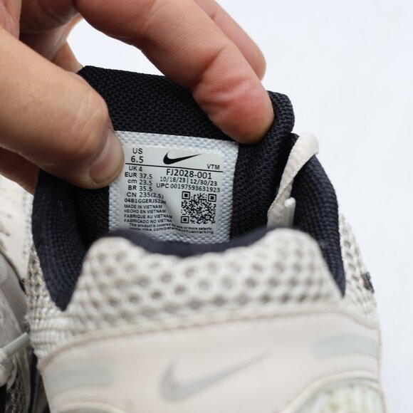Nike Air Zoom Vomero 5 Phantom Women’s Size 6.5 White Brown Grey FJ2028-001 - Picture 3 of 10